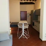 Honey House * Parma