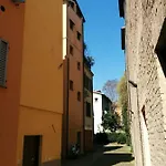 Honey House * Parma