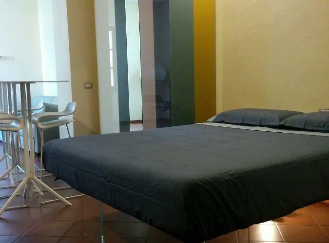 Honey House Apartment *