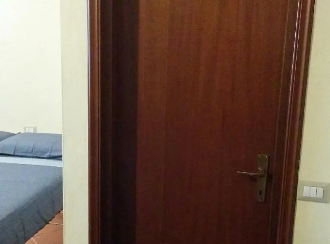 Apartment Honey House Parma