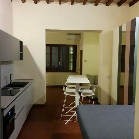 Honey House Apartment Parma