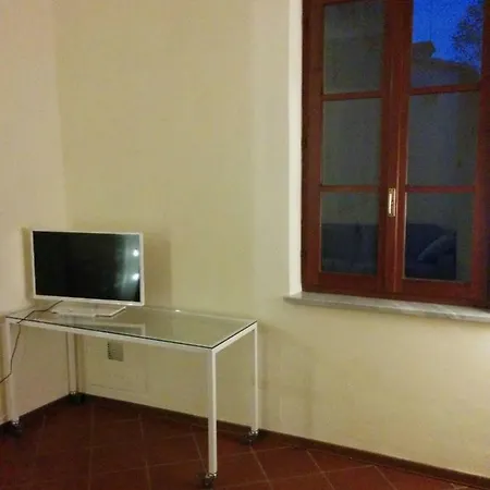 Apartment Honey House Parma