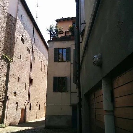 Honey House Apartment Parma
