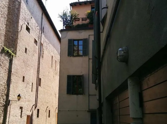 Honey House Apartment Parma